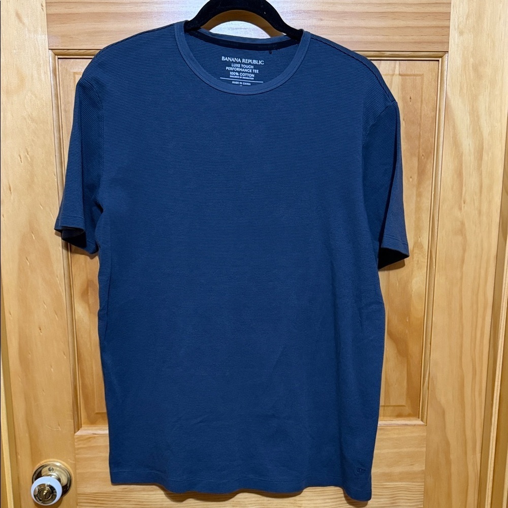 Banana Republic Luxe Touch Performance Short Sleeve T Shirt Gray & Black Stripe